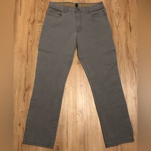 Grey G.H BASS&CO. Jeans 34W 30L